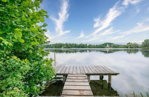 Wessling Hotel | Sopherl am See - Frühstück auf der Seeterrasse, sehr ruhig und wunderschön am See, 3 Minuten nach Oberpfaffenhofen, viele Radtouren, Restaurants & Cafes in der Umgebung