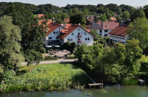 Wessling Hotel | Sopherl am See - Frühstück auf der Seeterrasse, sehr ruhig und wunderschön am See, 3 Minuten nach Oberpfaffenhofen, viele Radtouren, Restaurants & Cafes in der Umgebung