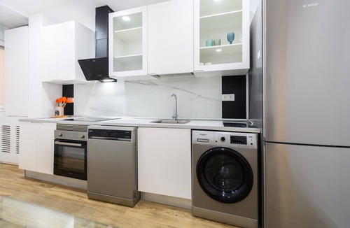 Embajadores Apartment | Spacious 2-bedroom flat in the centre of Madrid.