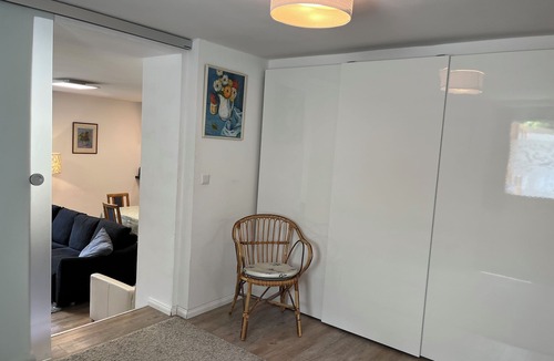 Ramersdorf House | Spacious and quiet 1-bedroom place in Munich. Fully equipped sleeps 7 guests!