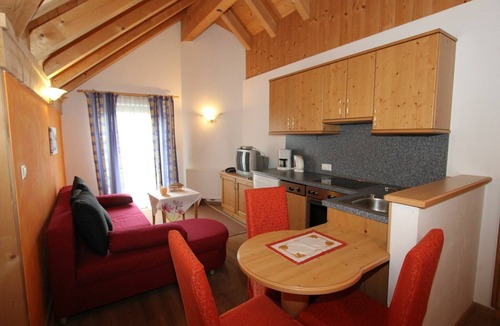 Huben Apartment | Spacious Apartment in Längenfeld