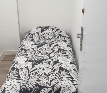 El Pilar Apartment | Spacious Apartment Madrid - Metro Barrio del Pilar