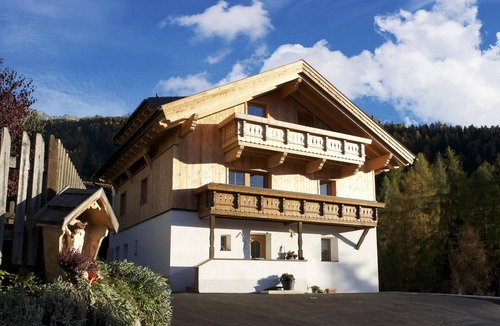 Fendels Apartment | Spacious apartment near the ski lift