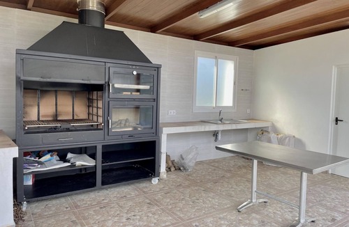 Els Poblets Villa | Spacious chalet for 11, private pool, pet-friendly, near the sea