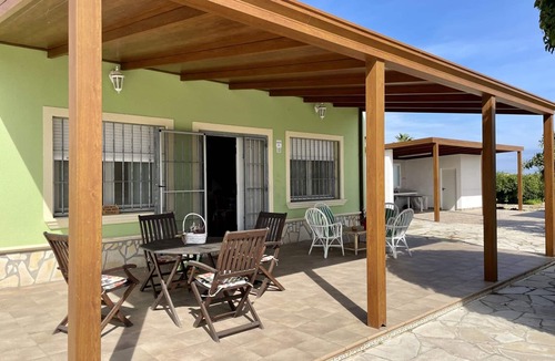 Els Poblets Villa | Spacious chalet for 11, private pool, pet-friendly, near the sea