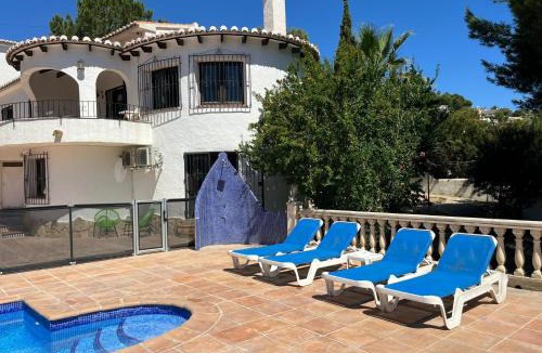 Arnella Villa | Spacious Child Friendly Villa in Moraira with Seaview