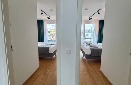 Boeblingen Apartment | Spacious City Apartment with Balcony, 3 Bedrooms, Parking, Near Main Station