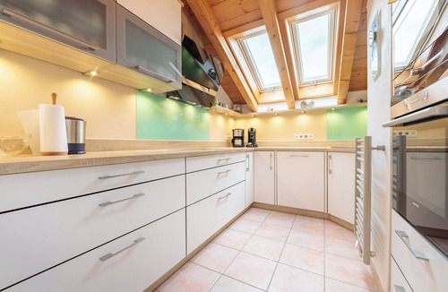 Sonnenbichl Apartment | Spacious top floor apartment for 6 people