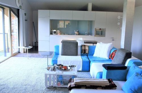 Iurreta Ski Chalet | Spacious ensuite room with large terrace.