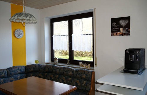 Bindlach Apartment | Spacious holiday apartment with terrace and garden
