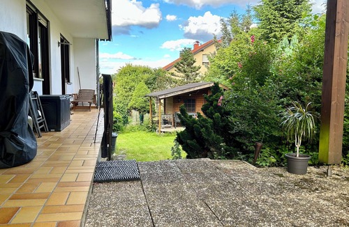 Bindlach Apartment | Spacious holiday apartment with terrace and garden