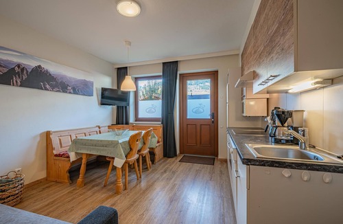 Mittersill Apartment | Spacious holiday flat with garden