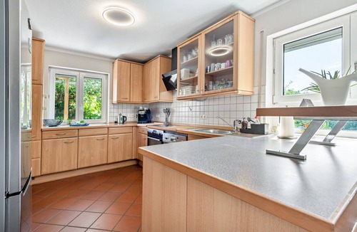 Weststadt House | Spacious Holiday Home with Garden & Terrace – Up to 9 Guests in Nuremberg