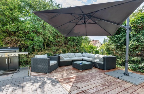 Weststadt House | Spacious Holiday Home with Garden & Terrace – Up to 9 Guests in Nuremberg