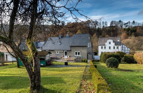 Untervalme House | Spacious, modern vacation home with large garden, near Winterberg