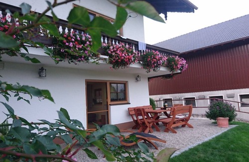 Teisendorf Apartment | Spacious Schneiderhof vacation apartment with terrace