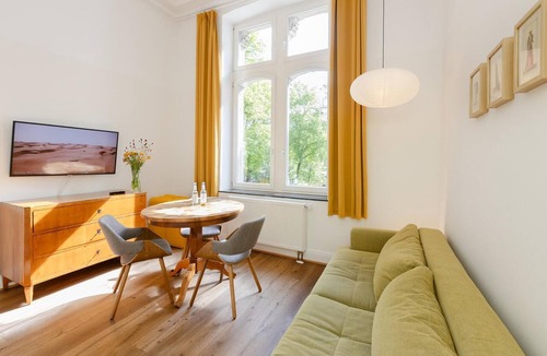 Altstadt-Nord Apartment | Spacious studio apartment with sleeping gallery