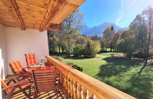 Oberschonau Apartment | Spacious vacation apartment "Jenner" with all-round balcony - October 2025 at a special price