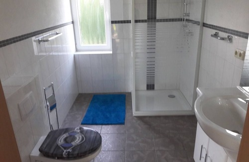 Warthe Apartment | Spacious vacation apartment with terrace and boat in Warthe on the Achterwasser
