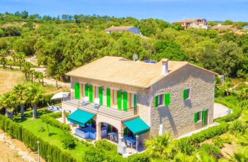 Petra Apartment | Spacious villa in the heart of the island.