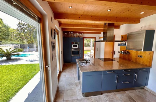 Vilanova I la Geltru House | sparrow villa in residential area by hlclub agency