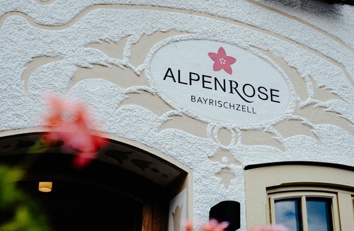 Bayrischzell House | Standard double room (21m�) - Hotel & Restaurant Alpenrose Bayrischzell