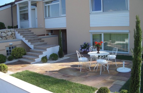 Stetten Apartment | Stay in well-kept, Mediterranean ambience