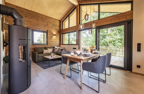 Hartkirchen Ski Chalet | Stilvolles ebenerdiges Chalet im Vital Camp Bayerbach
