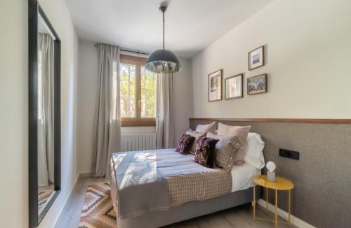 Benasque Apartment | Stone Chalet near Benasque and Scenic Lake