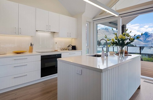 Queenstown City Centre House | Stonehill Villa - 3 Bed