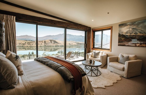 Lake Hayes Cabin | Stoneridge Estate
