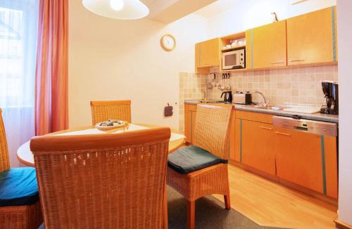 Binz Apartment | Strandvillen Binz - Ferienwohnung mit 1 Schlafzimmer und Balkon AH-625