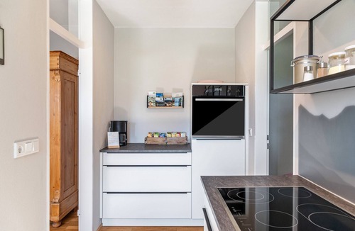 Sonnenbichl Apartment | Studio Apartment 'Ferienwohnung Stuiben Garmisch' with Mountain View, Shared Pool and Wi-Fi