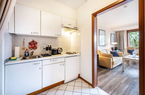 Ronnau Apartment | Studio Apartment “Bublitz” with Wi-Fi, Balcony, Sauna & Pool