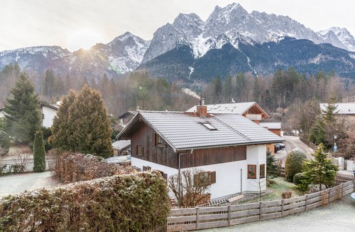 Untergrainau Apartment | Studio Apartment 'Aschaubichl - Wohnung Bergaurikel' with Mountain View, Balcony and Wi-Fi
