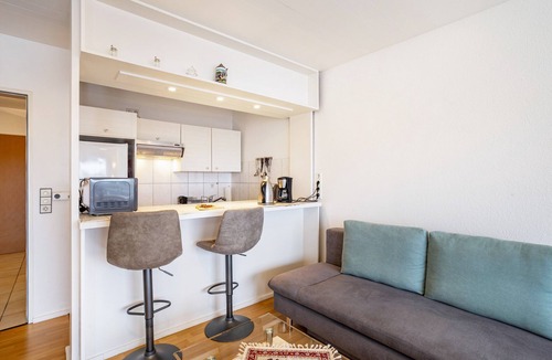 Moehnesee Apartment | Studio Apartment 'Ferienappartement Möhnesee' with Shared Garden and Pool