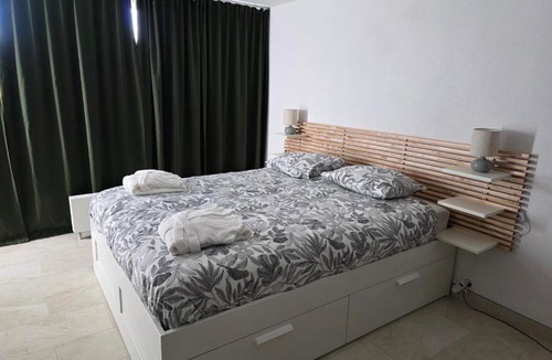Lens Apartment | Studio avec terrasse et piscine - Aux Petits Sapins