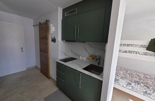 Lens Apartment | Studio avec terrasse et piscine - Aux Petits Sapins