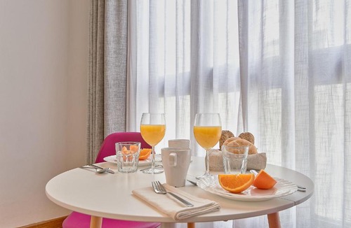 La Goleta Apartment | Studio Urbanite