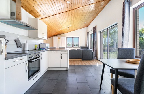 Weddingstedt Apartment | Studio 'Wiesenblick 2' with private terrace, private garden and Wi-Fi