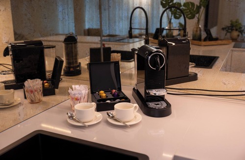 Volksgartenviertel Apartment | Studio ZEN-Oase, Luxurious, Quiet, City Center for Business or Holiday, 40 m2