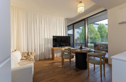 Volksgartenviertel Apartment | Studio ZEN-Oase, Luxurious, Quiet, City Center for Business or Holiday, 40 m2