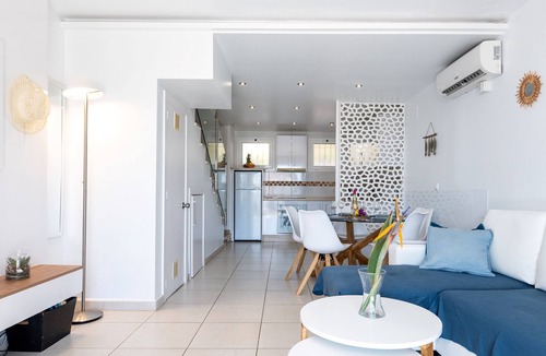 Sitio de Calahonda Ski Chalet | Stunning Beachfront House with Garden Access in Dona Lola – Calahonda, Mijas Costa CS100