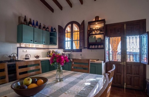 Comares House | Stunning Offers from Vine Ridge Retreats Management
