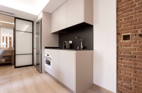 Hispanoamerica Apartment | Stylish 1-Bedroom Apartment in Bernabéu. Concha Espina II