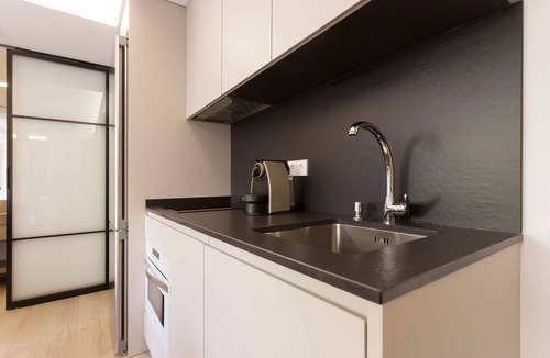 Hispanoamerica Apartment | Stylish 1-Bedroom Apartment in Bernabéu. Concha Espina II
