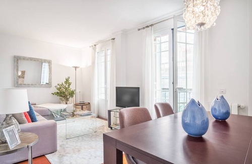 Ibiza Apartment | Stylish 2BR Apartment Steps from Retiro Park