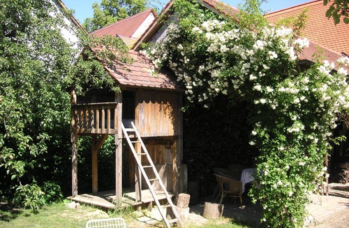 Leutenbach Apartment | Stylish apartment on a Franconian fruit and Brennereihof