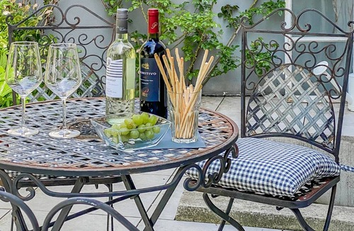 Donauwoerth Apartment | Stylish apartment with terrace in the city center of Donauwörth
