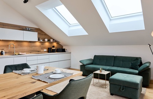 Feldwies Apartment | Stylish Chiemsee time-out | balcony, parking lot, ideal location